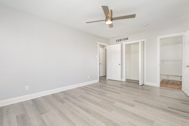 12818 Midway Rd in Dallas, TX - Building Photo - Building Photo