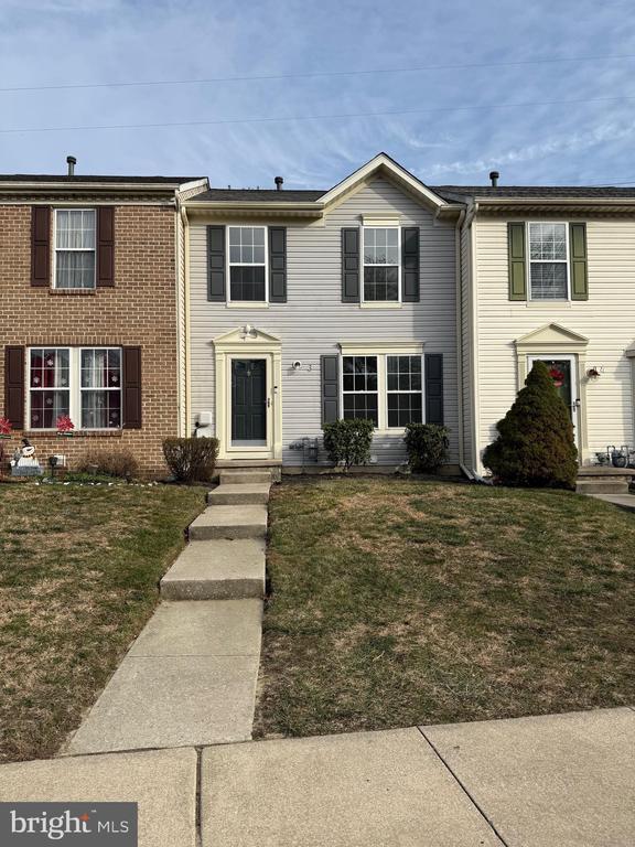 property at 3 Coachlight Dr