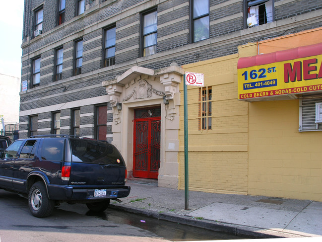 402 E 162nd St in Bronx, NY - Foto de edificio - Building Photo