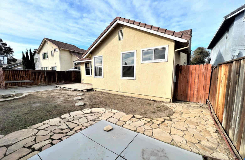 2500 Hooftrail Way in Antioch, CA - Building Photo