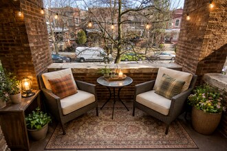 4724 N Troy St, Unit 2 in Chicago, IL - Foto de edificio - Building Photo