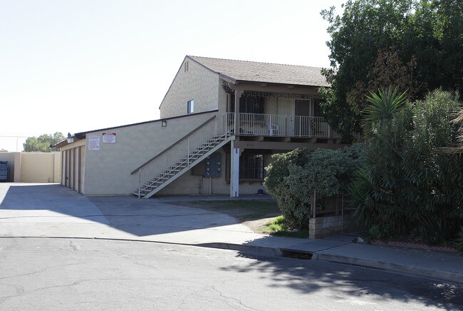 3541 Nashland Ave in Lake Elsinore, CA - Foto de edificio - Building Photo