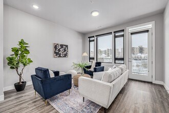 6618 E Lowry Blvd in Denver, CO - Building Photo - Building Photo