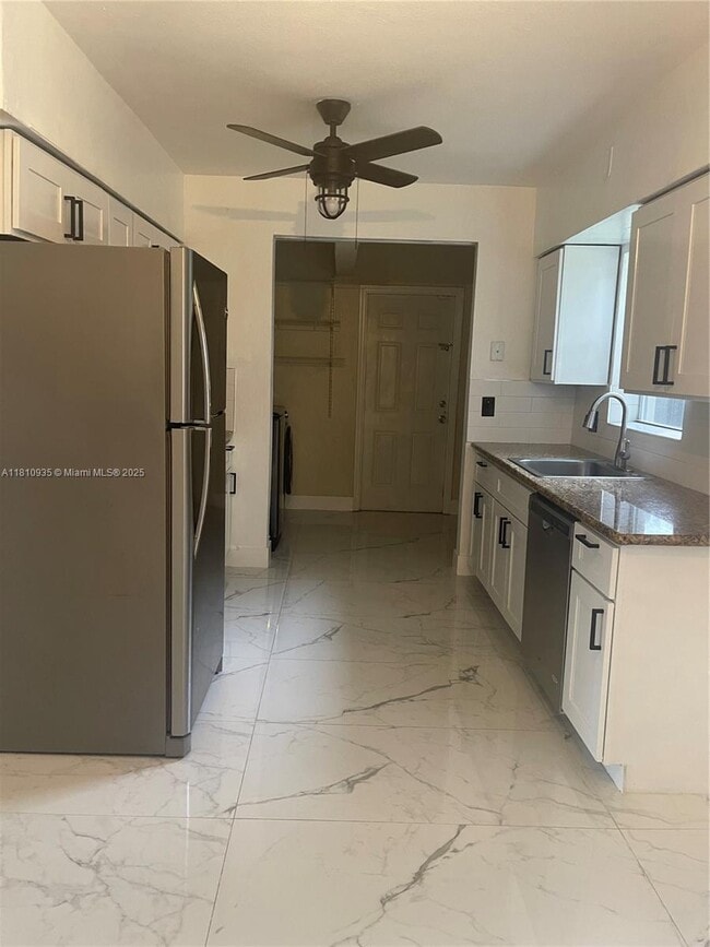 881 NE 156th Terrace in North Miami Beach, FL - Building Photo - Building Photo