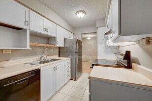 4565 S Lowell Blvd in Denver, CO - Building Photo