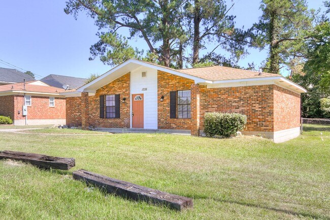 1338 Flowing Wells Rd in Augusta, GA - Building Photo - Building Photo
