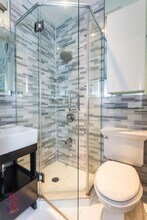 199 E 3rd St in New York, NY - Foto de edificio - Building Photo