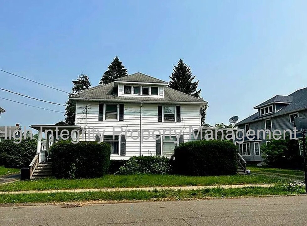 462 Cypress St in Elmira, NY - Foto de edificio