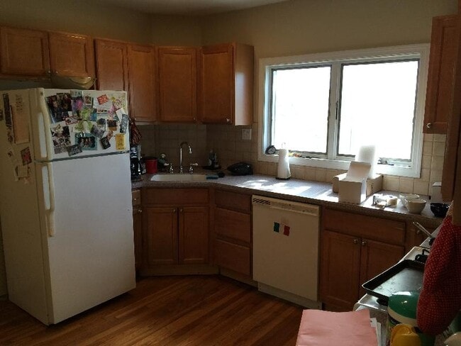 13 Arlington St, Unit 3B in Somerville, MA - Building Photo - Building Photo