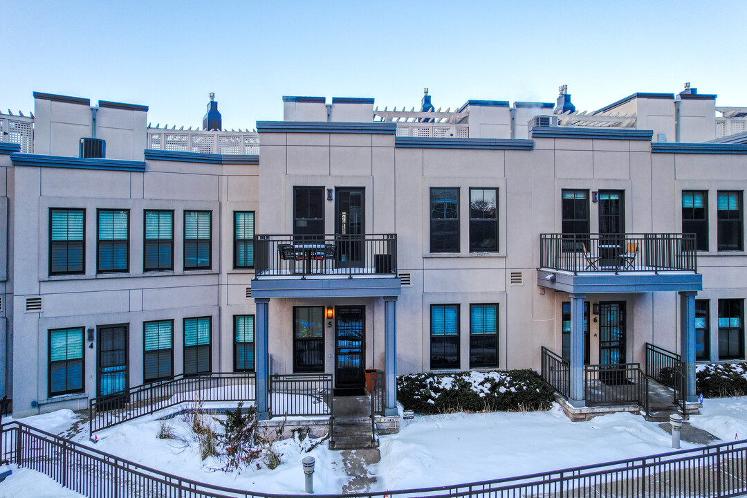 101 Main St Ne in Minneapolis, MN - Foto de edificio