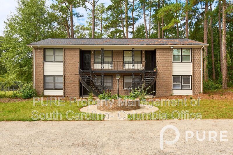 215 Windsor Point Rd in Columbia, SC - Building Photo
