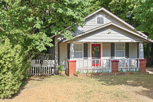 1341 N Santa Fe Ave
