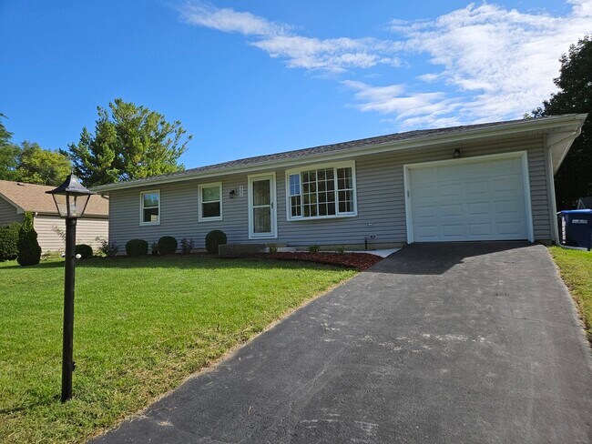 property at 902 S 9th Ave