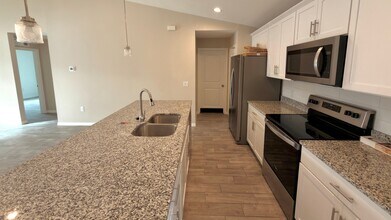 2920 NW 4th Pl in Cape Coral, FL - Building Photo - Building Photo
