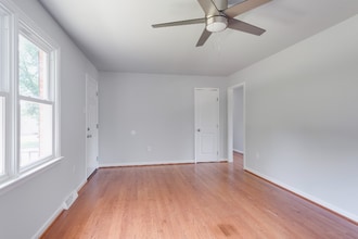 10429 W Providence Rd in Richmond, VA - Building Photo - Building Photo