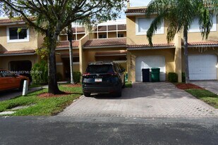 10255 51ND Ln in Doral, FL - Building Photo