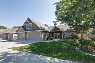 202 Selwood Wy S in Star, ID - Building Photo