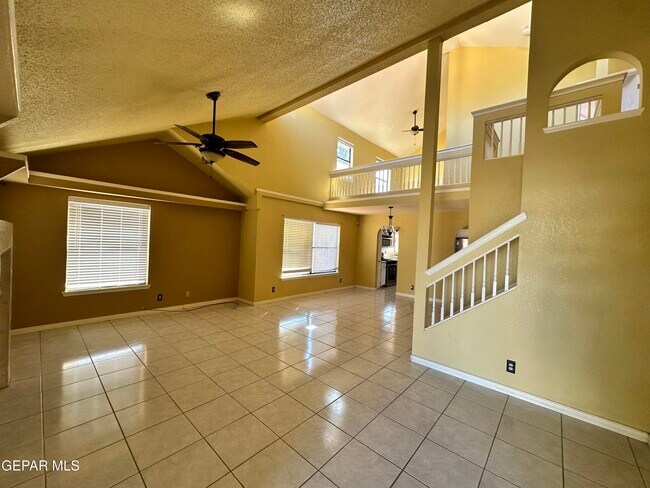 7100 Oval Rock Dr in El Paso, TX - Building Photo - Building Photo