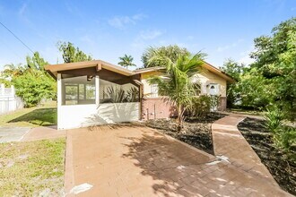 201 Newcastle St in Boca Raton, FL - Building Photo - Building Photo