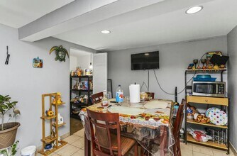 3508 W Diversey Ave, Unit Garden in Chicago, IL - Building Photo - Building Photo