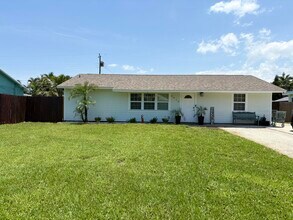 5810 Tucker Rd in Jupiter, FL - Building Photo - Building Photo