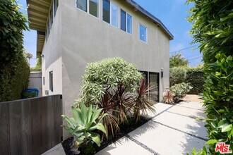 519 1/2 San Juan Ave in Los Angeles, CA - Building Photo - Building Photo
