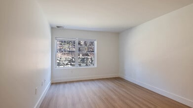 Rosecliff in Quincy, MA - Foto de edificio - Building Photo