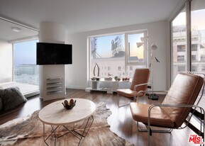6250 Hollywood Blvd in Los Angeles, CA - Building Photo