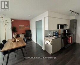 120 Varna Dr in Toronto, ON - Building Photo - Building Photo
