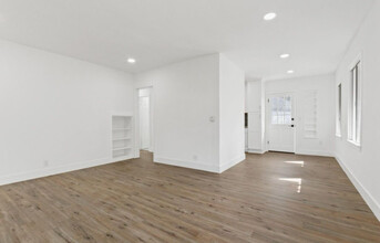 2432 Belmont Ave in Long Beach, CA - Foto de edificio - Building Photo
