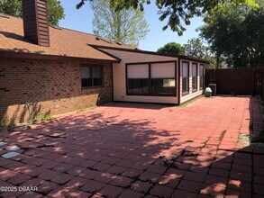 1166 Ashland Ct in Port Orange, FL - Foto de edificio - Building Photo