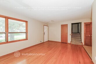 2743 Farrington St in Roseville, MN - Building Photo - Building Photo