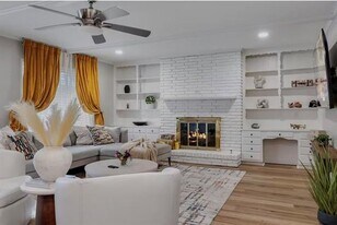 9005 Villa Park Cir in Dallas, TX - Building Photo