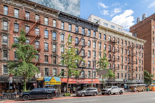 1274-1276 First Ave in New York, NY - Foto de edificio - Building Photo