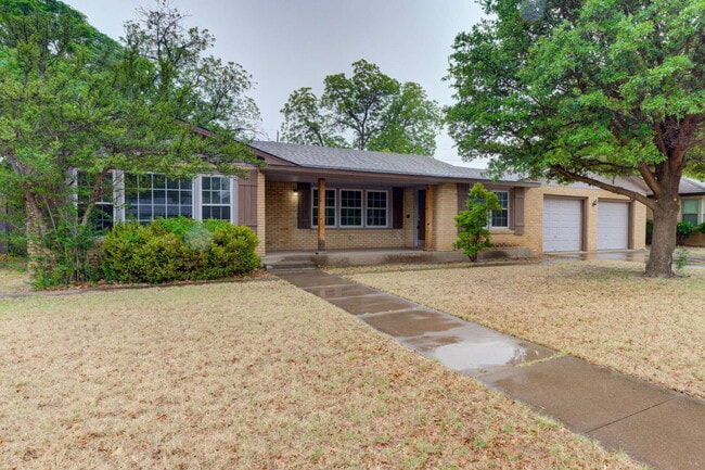property at 3115 32nd St