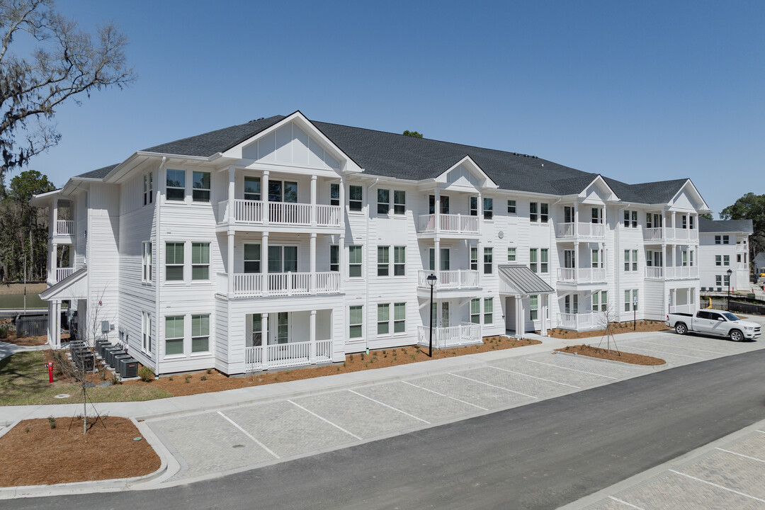 Stono Oaks in Johns Island, SC - Building Photo