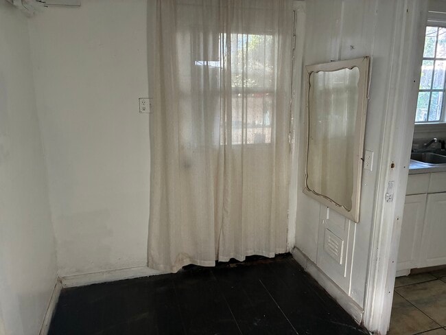 805 N Maple St in Burbank, CA - Building Photo - Building Photo