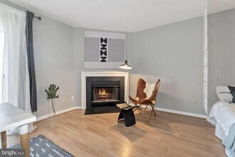 3217 Wisconsin Ave, Unit 4D in Washington, DC - Building Photo - Building Photo