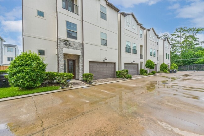 10914 Brookeshire Chase Ln in Houston, TX - Building Photo - Building Photo