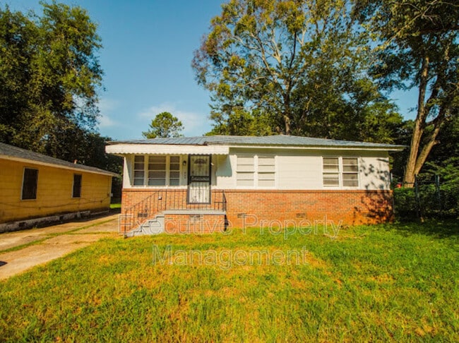 property at 908 27th St SW