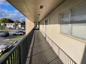 7800 S Colony Cir in Tamarac, FL - Building Photo - Building Photo