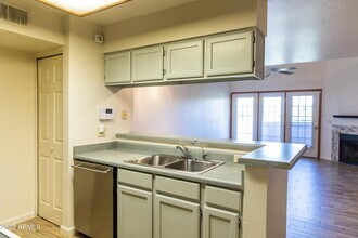 4901 S Calle Los Cerros Dr in Tempe, AZ - Building Photo - Building Photo