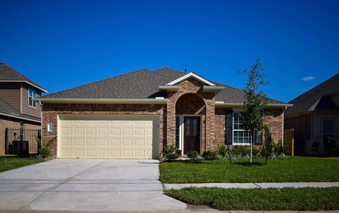 29619 Yaupon Shore Dr in Spring, TX - Building Photo