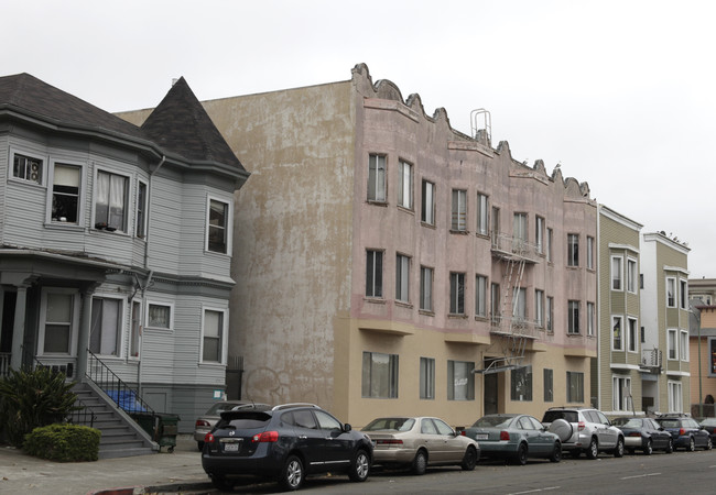 Alhambra Apartments in Oakland, CA - Building Photo - Building Photo