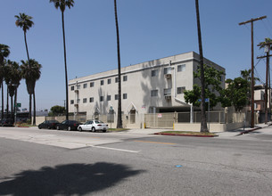 5505 Klump Ave in North Hollywood, CA - Foto de edificio - Building Photo