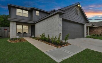 18606 Rosehill Pr Dr in Roman Forest, TX - Building Photo - Building Photo