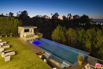 16801 Oak View Dr in Los Angeles, CA - Building Photo - Building Photo