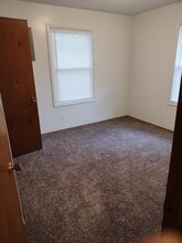 850 Highland Dr, Unit 4 in Lawrence, KS - Building Photo - Building Photo