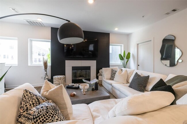 property at 5924 S Congress Ave