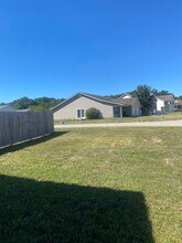 16830 Huntington Ln in St. Robert, MO - Building Photo - Building Photo